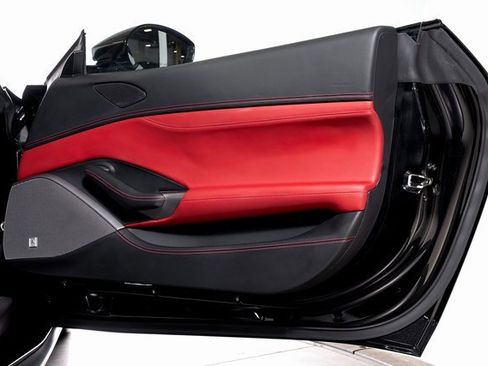 Certified 2020 Ferrari Portofino image 63