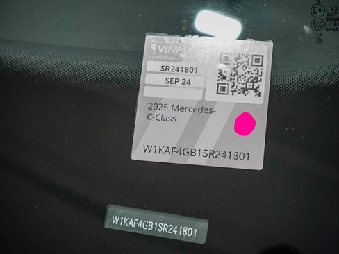 Used 2025 Mercedes-Benz C 300 Sedan image 29