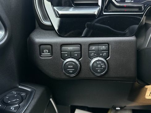 Used 2024 GMC Sierra 1500 SLT image 18