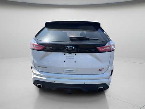 Used 2019 Ford Edge ST w/ Cold Weather Package AWD/4WD image 11