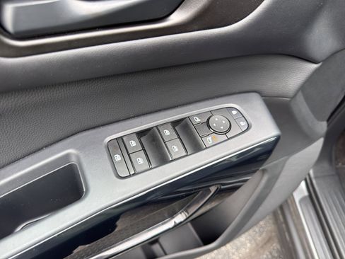 Certified 2024 Nissan Pathfinder SV image 12