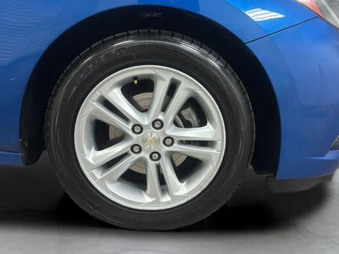 Used 2018 Chevrolet Cruze LT FWD image 25