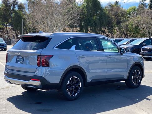 New 2026 Kia Sorento S w/ S Panoramic Sunroof Package image 3