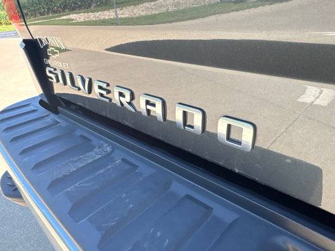 Used 2018 Chevrolet Silverado 1500 LT w/ All Star Edition AWD/4WD image 8