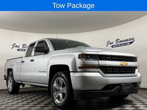 Used 2017 Chevrolet Silverado 1500 Custom w/ Custom Convenience Package image 4