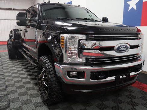 Used 2019 Ford F350 Lariat w/ Lariat Value Package AWD/4WD image 15