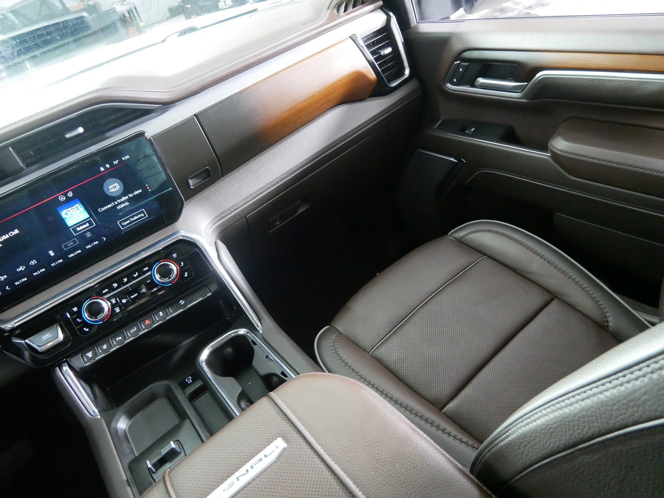 Used 2024 GMC Sierra 2500 Denali w/ Denali Reserve Package AWD/4WD image 11