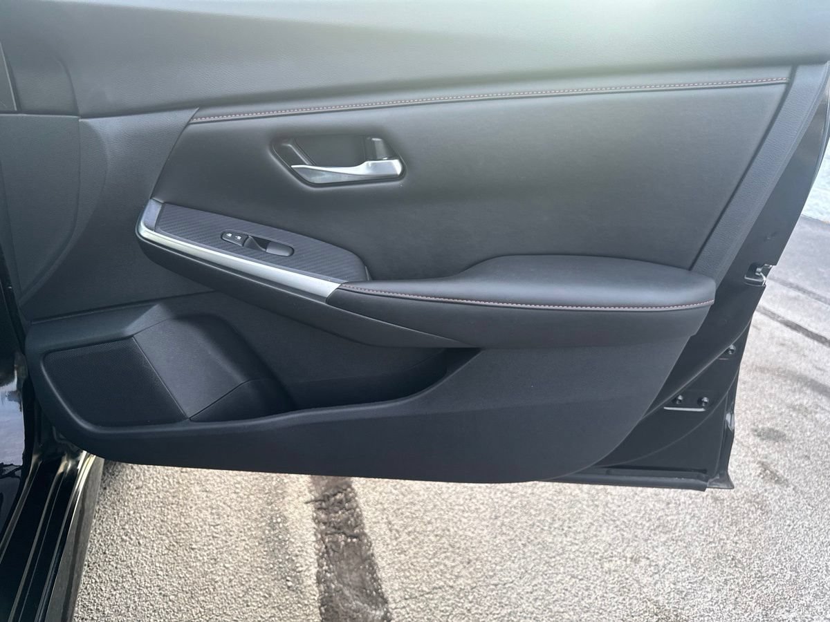 Used 2025 Nissan Sentra SR FWD image 37