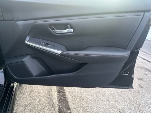 Used 2025 Nissan Sentra SR FWD image 37
