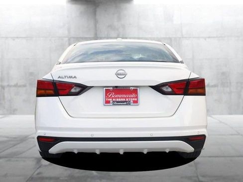 Certified 2025 Nissan Altima 2.5 SV FWD image 6