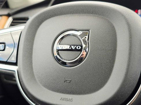 Certified 2025 Volvo XC90 T8 Plus w/ Protection Package Premier AWD/4WD image 31