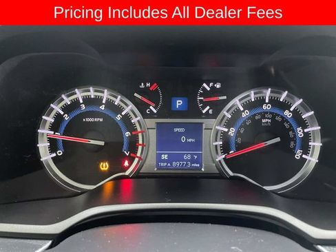 Used 2017 Toyota 4Runner Limited AWD/4WD image 25