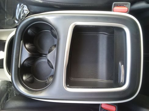 Used 2024 Chrysler Pacifica Touring-L image 21