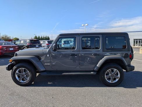 Used 2022 Jeep Wrangler Unlimited Sahara AWD/4WD image 4