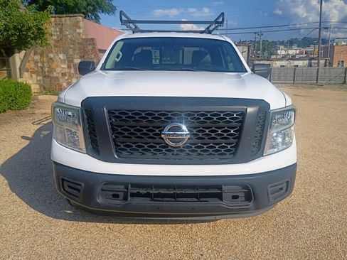 Used 2018 Nissan Titan S w/ S Utility Package RWD image 3