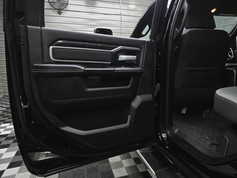 Used 2024 RAM 2500 Big Horn w/ Protection Group AWD/4WD image 35