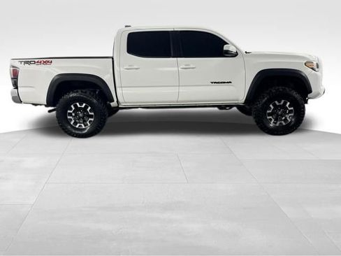 Used 2023 Toyota Tacoma TRD Off-Road AWD/4WD image 10