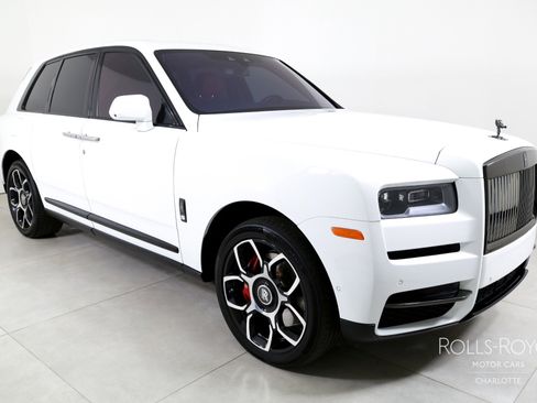 Used 2021 Rolls-Royce Cullinan Black Badge image 6