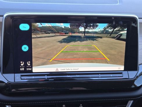 New 2026 Volkswagen Atlas SE image 14