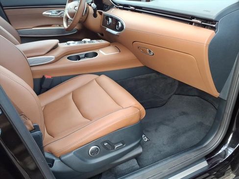 Used 2024 Genesis GV70 2.5T w/ Advanced Package image 9