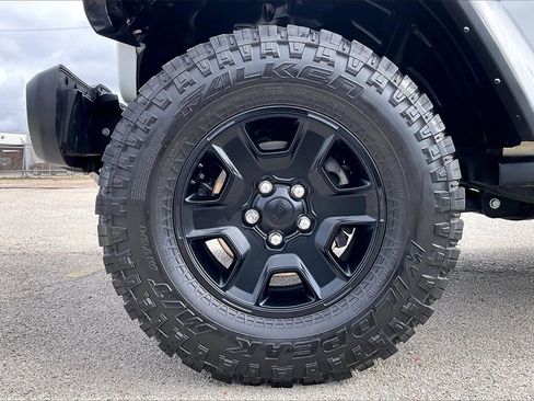 Used 2023 Jeep Gladiator Mojave w/ LED Lighting Group image 33