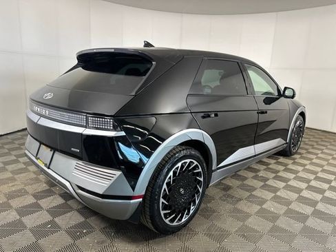 Used 2022 Hyundai Ioniq 5 Limited image 3