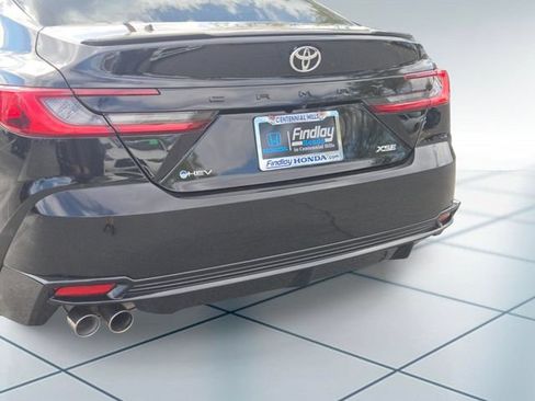 Used 2025 Toyota Camry XSE FWD image 5
