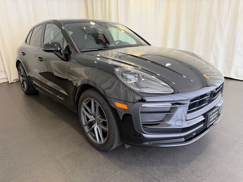 Used 2025 Porsche Macan Turbo AWD/4WD image 7