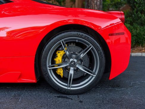 Used 2015 Ferrari 458 Speciale Coupe RWD image 11