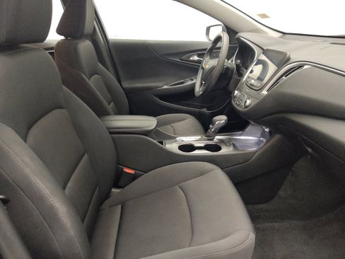 Used 2025 Chevrolet Malibu LT FWD image 21