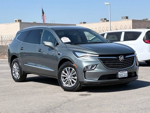 Used 2024 Buick Enclave Essence FWD image 2