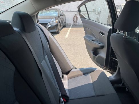 Used 2025 Nissan Versa SV FWD image 31