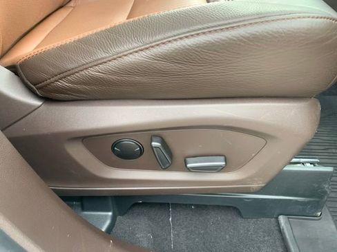 Used 2024 Ford Explorer King Ranch w/ Technology Package AWD/4WD image 32