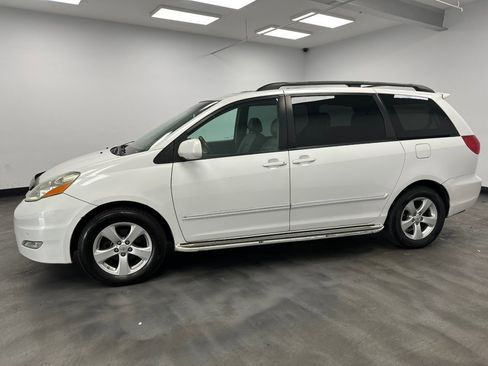 Used 2006 Toyota Sienna XLE Limited image 4