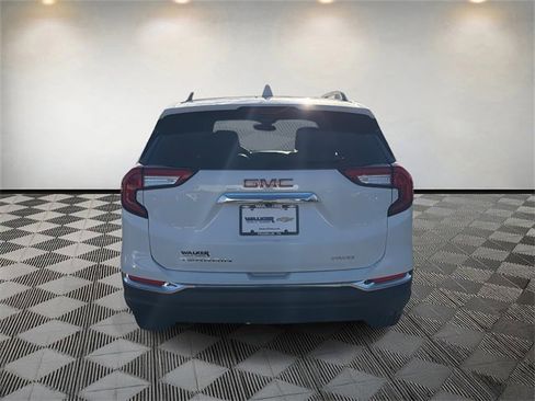 Used 2024 GMC Terrain SLT image 6
