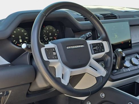 Certified 2025 Land Rover Defender 90 X-Dynamic SE AWD/4WD image 16