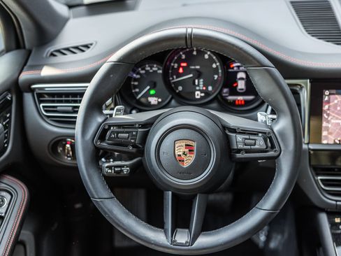 Certified 2026 Porsche Macan AWD/4WD image 13