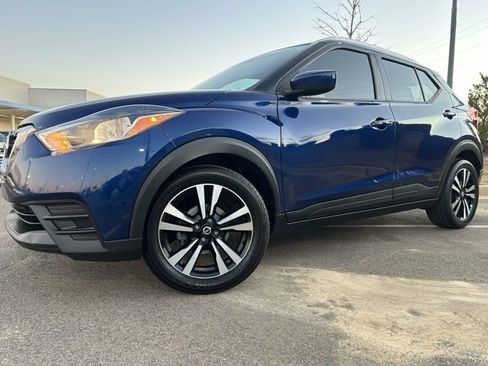 Used 2019 Nissan Kicks SV image 11