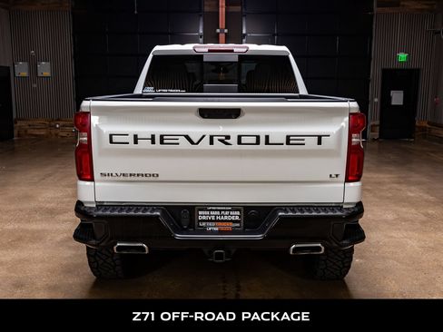 Used 2024 Chevrolet Silverado 1500 LT Trail Boss w/ Convenience Package II AWD/4WD image 8