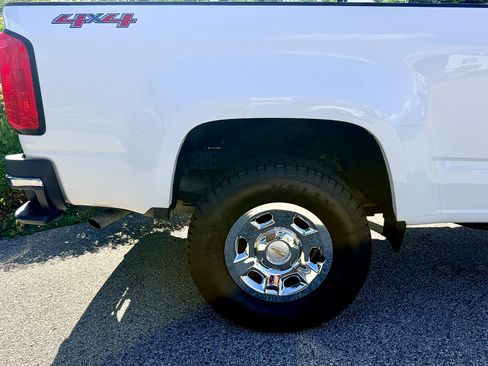 Used 2017 Chevrolet Colorado W/T w/ WT Convenience Package AWD/4WD image 12