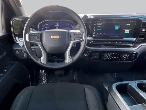 Used 2025 Chevrolet Silverado 2500 LT w/ Convenience Package AWD/4WD image 6