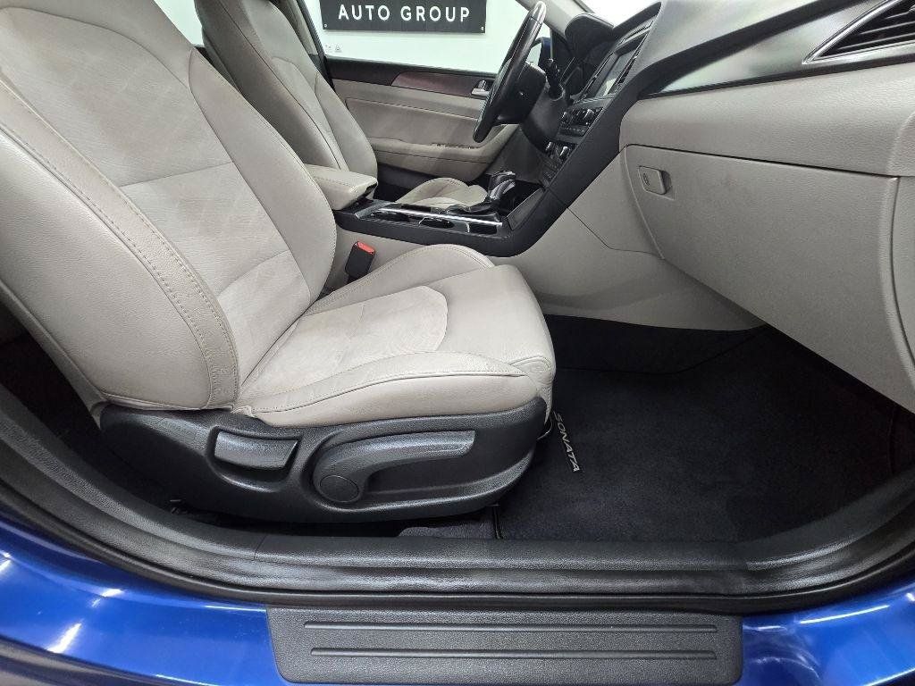 Used 2016 Hyundai Sonata Sport w/ Option Group 02 FWD image 16