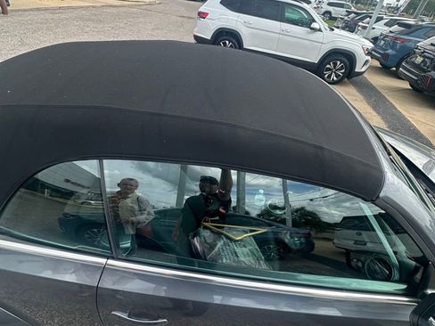 Used 2019 Volkswagen Beetle 2.0T SE image 11