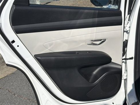 Certified 2025 Hyundai Tucson SE image 20