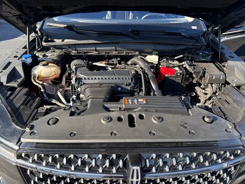 Used 2024 Lincoln Nautilus Reserve image 17