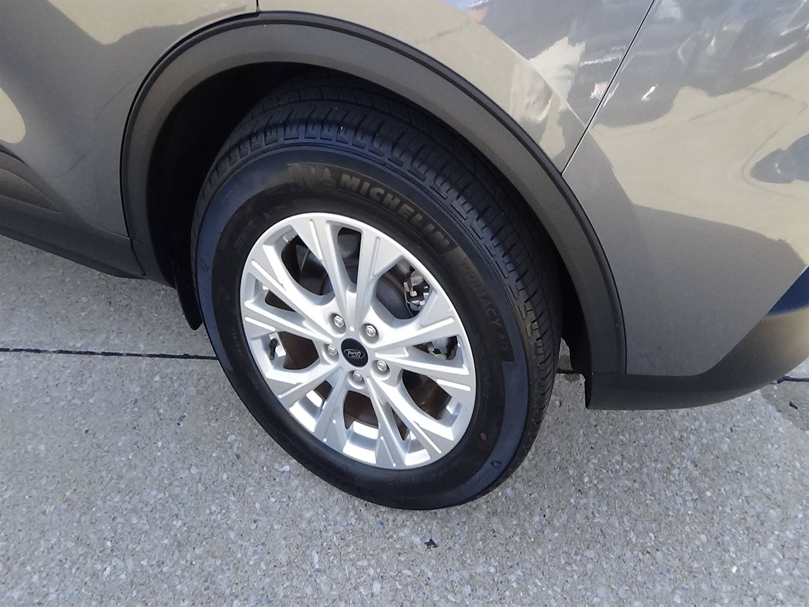 Used 2025 Ford Escape Active FWD image 9