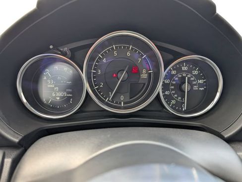 Used 2021 MAZDA MX-5 Miata Club RWD image 13