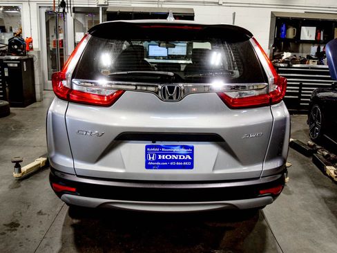Used 2017 Honda CR-V LX image 6