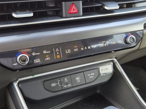 New 2026 Kia Carnival FWD image 16