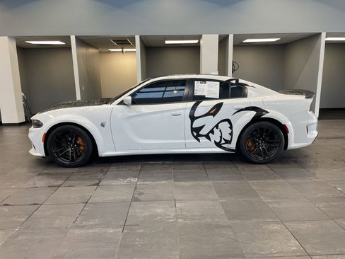 Used 2022 Dodge Charger SRT Hellcat w/ Harman/Kardon Audio Group RWD image 8